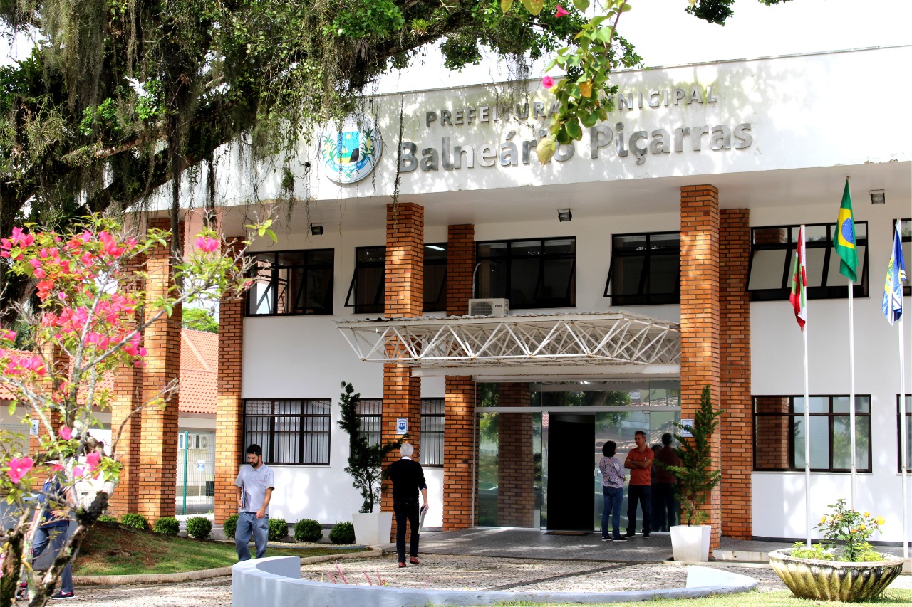 Balneário Piçarras: Prefeitura decreta feriados e pontos facultativos de 2021 Balneário Piçarras: Prefeitura decreta feriados e pontos facultativos de 2021