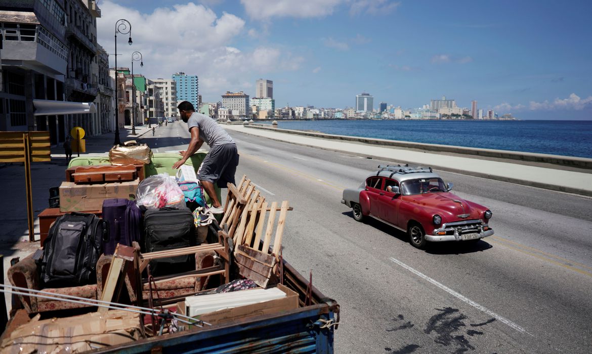 “Alerta de Furacão”: Tempestade tropical Elsa ganha força em direção ao centro-sul de Cuba “Alerta de Furacão”: Tempestade tropical Elsa ganha força em direção ao centro-sul de Cuba