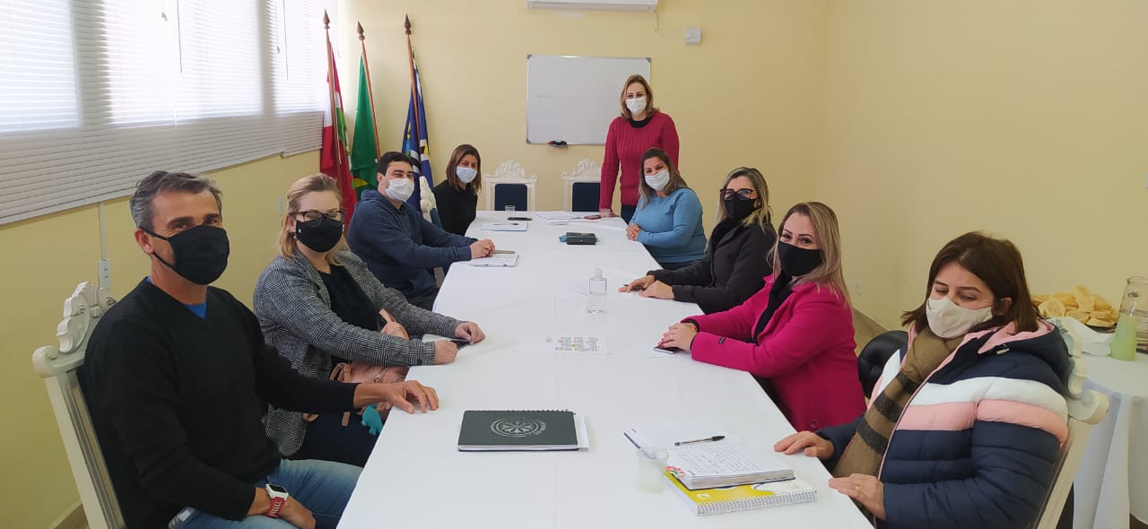 Educação Física Escolar e Eventos: Semel e Secretaria de Educação discutem realização de atividades esportivas Educação Física Escolar e Eventos: Semel e Secretaria de Educação discutem realização de atividades esportivas
