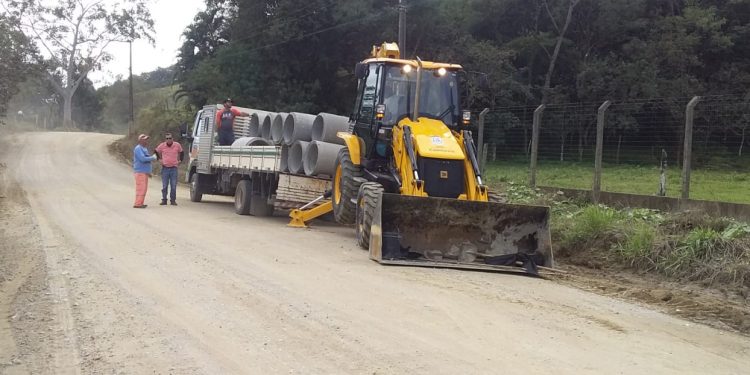 Camboriú: Secretaria de Obras executa ações de limpeza e patrolamento no interior Camboriú: Secretaria de Obras executa ações de limpeza e patrolamento no interior