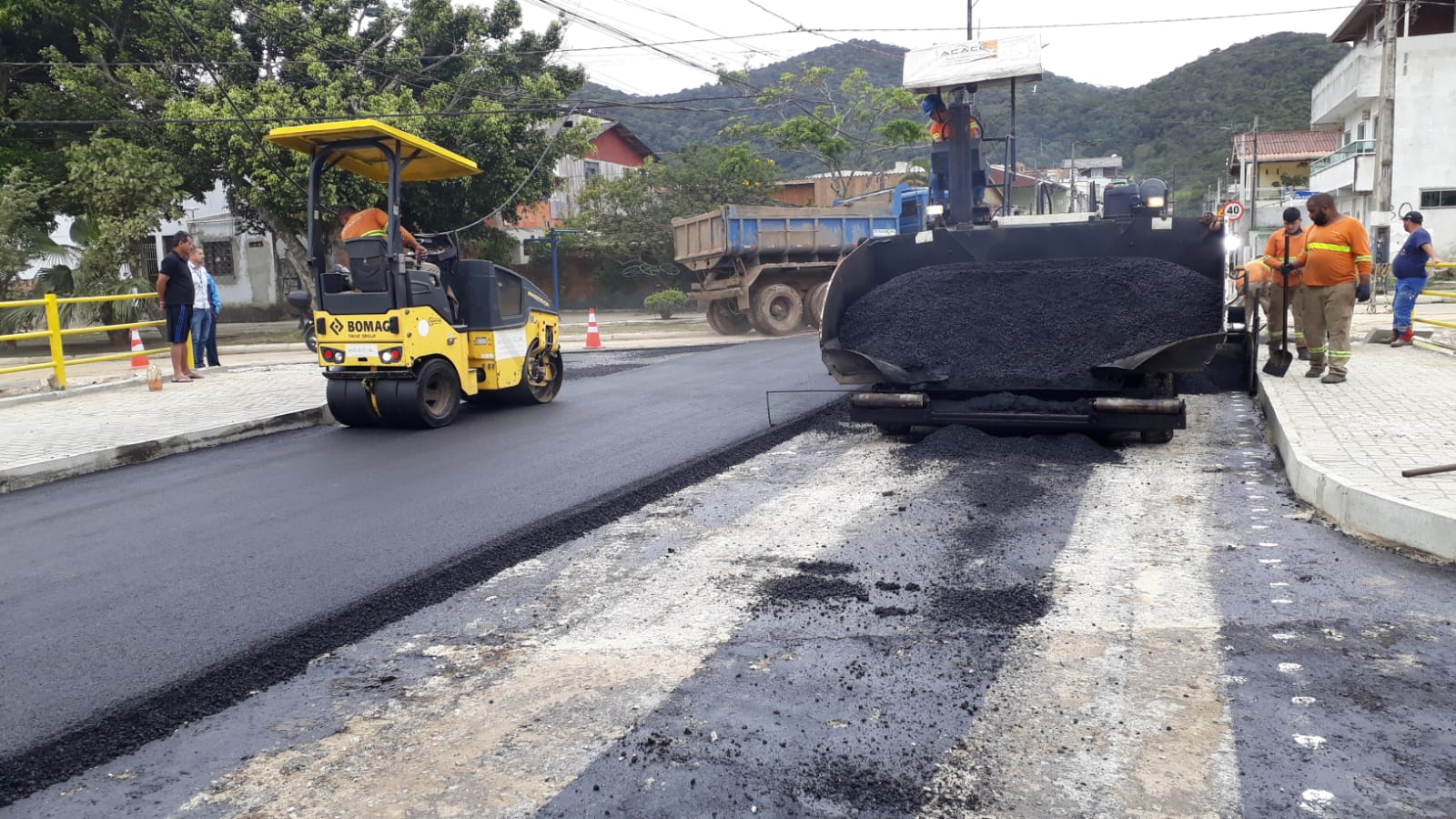 “Balneário Camboriú em Obras”: Ponte na Rua Maria Mansoto é asfaltada e liberada para passagem