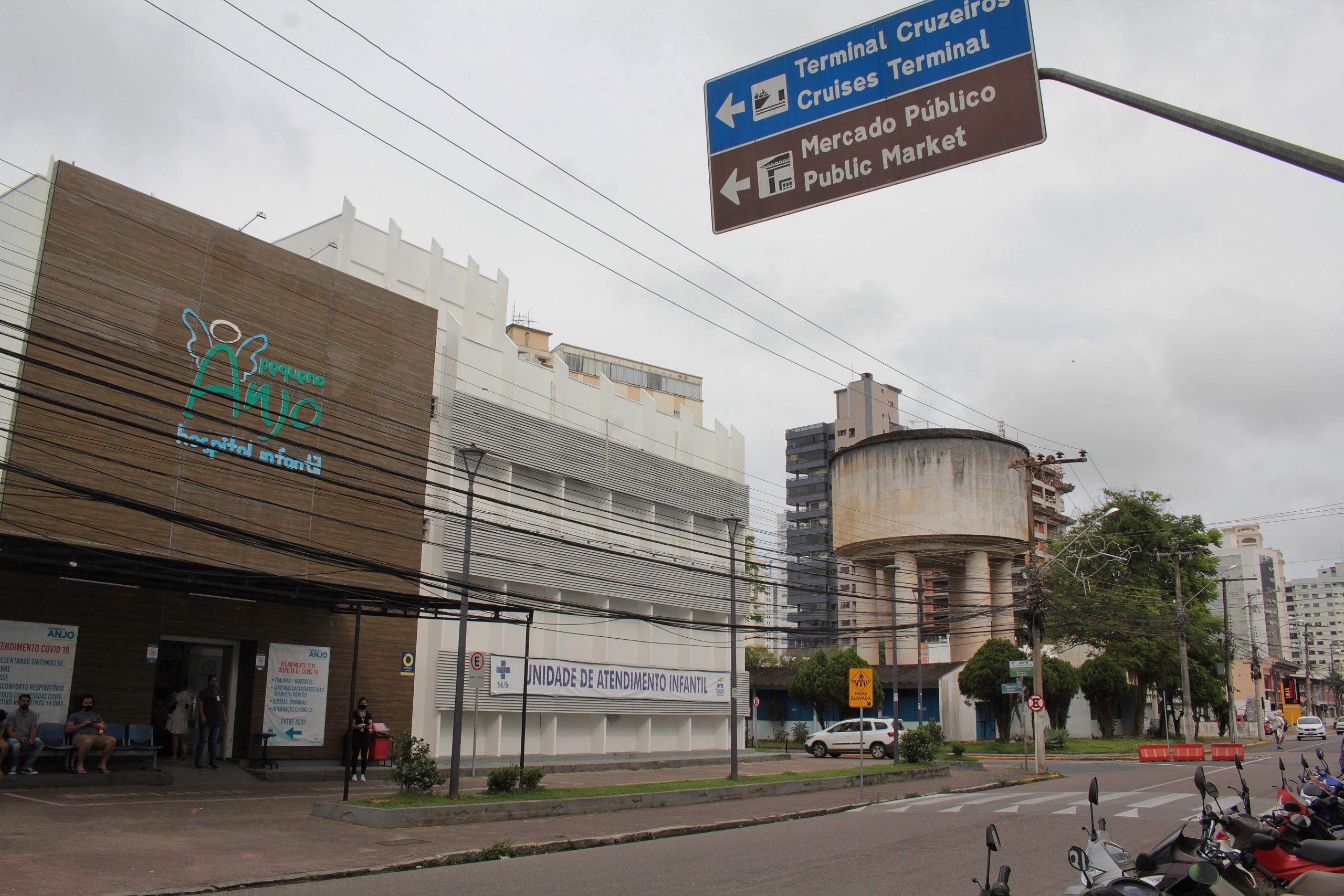 Semasa repassa imóvel para ampliação do Hospital Infantil no Centro de Itajaí