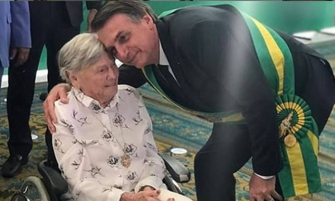 “Nota de Falecimento”: Mãe do presidente Jair Bolsonaro morre aos 94 anos