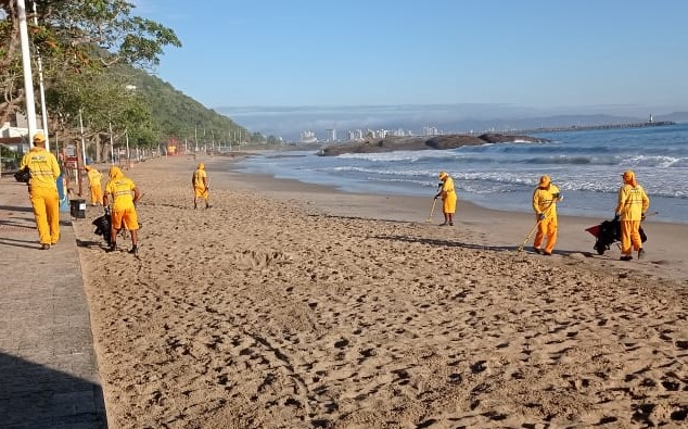 “Limpeza Urbana”: Quase 900 toneladas de lixo já foram recolhidas das praias de Itajaí
