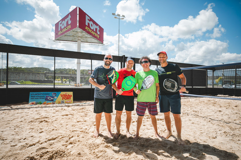 Fort Atacadista realiza torneios de beach-tennis, premia campeões e mantém arenas esportivas abertas em Navegantes e Blumenau