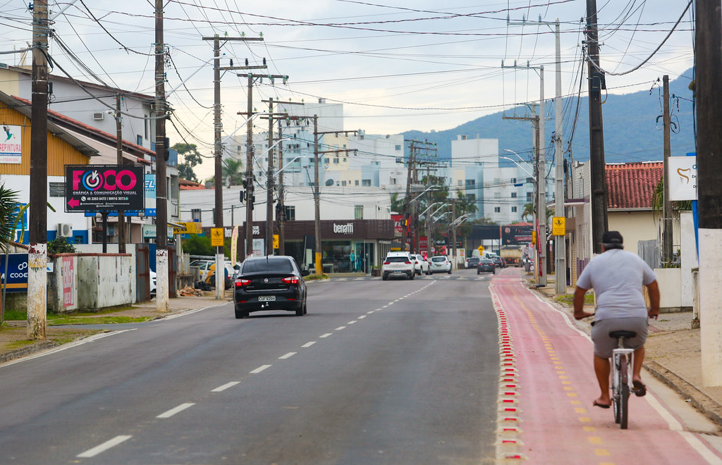 Infraestrutura: Após 40 anos Avenida Beira-Rio em Tijucas recebe pavimentação asfáltica