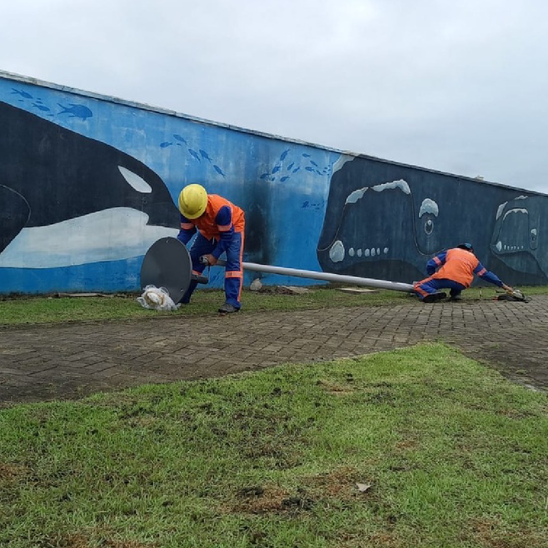 Postes da Praça de ‘Todas as Idades’ recebem troca de potência por led