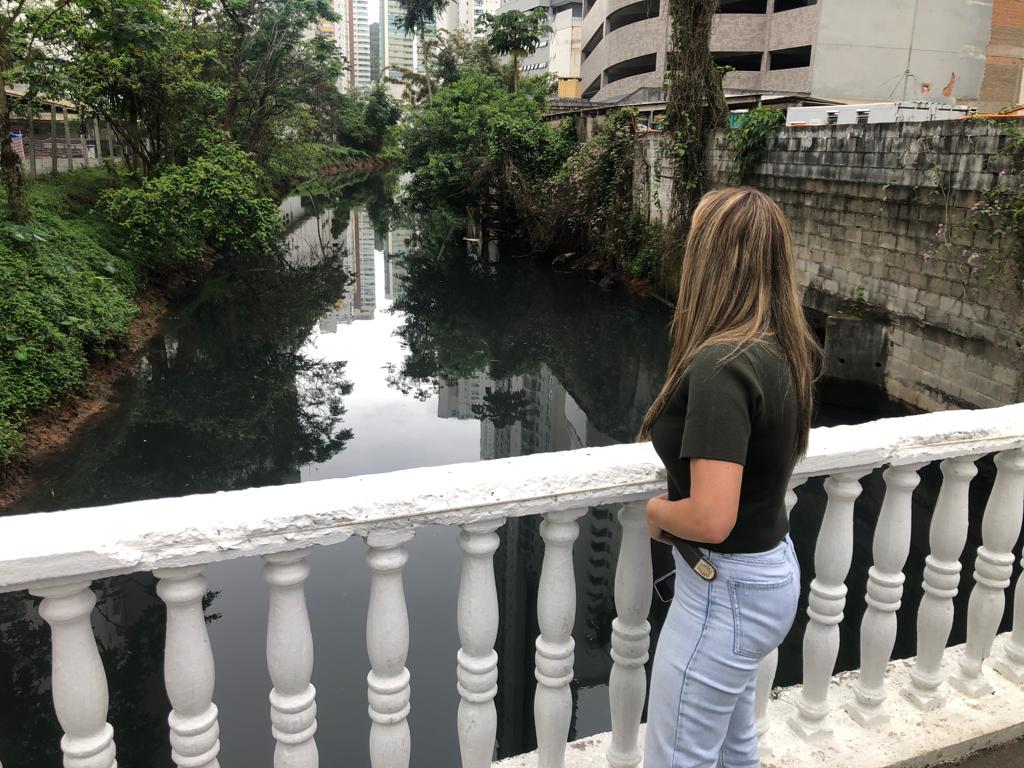 Juliana Pavan volta a cobrar solução para o mau cheiro do ‘Canal do Marambaia’