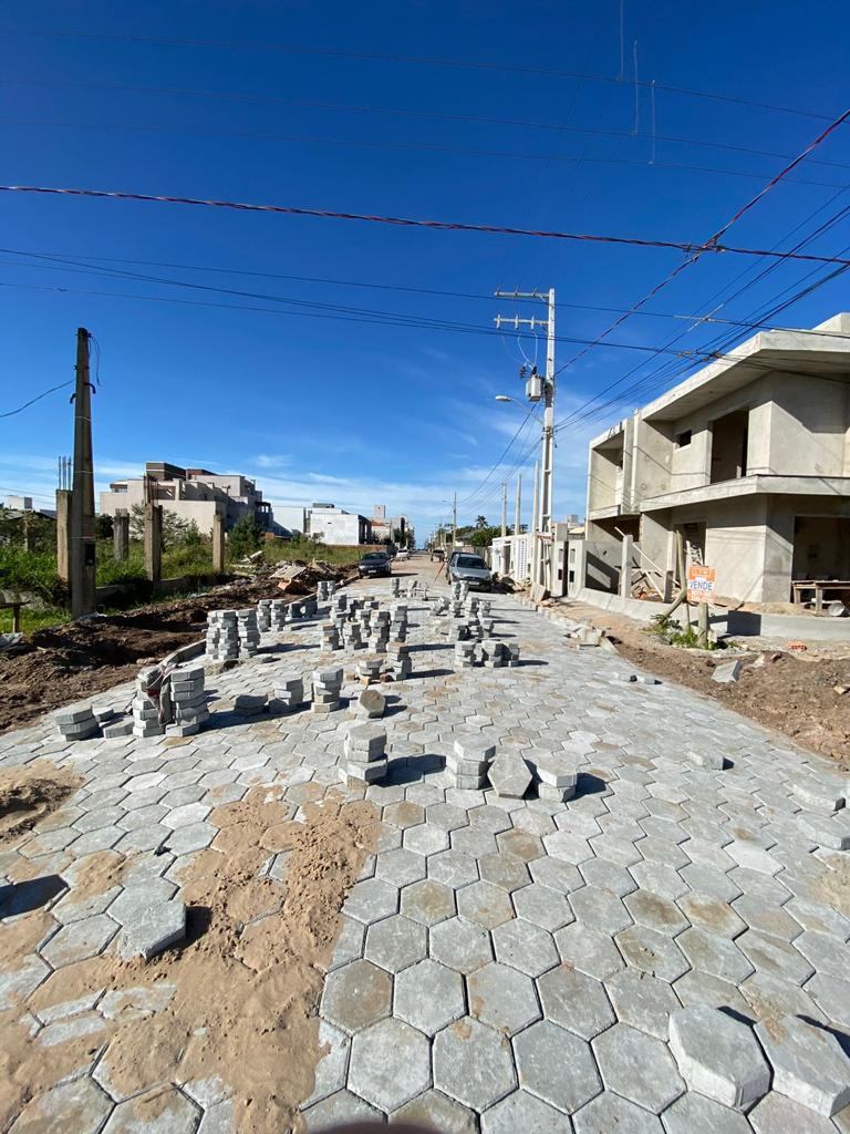Programa Pavimentação Comunitária chega a 54 ruas de Balneário Piçarras