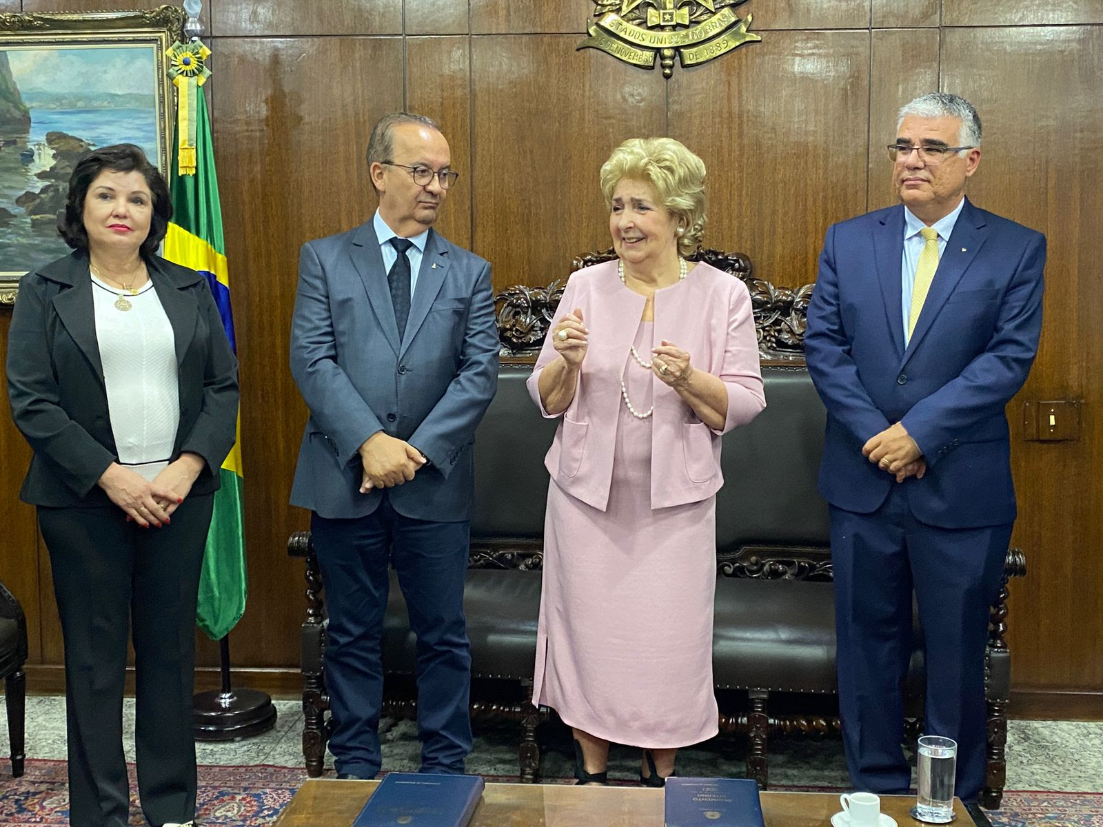 Jorginho Mello abre espaço para Ivete no Senado e foca na corrida pelo governo de Santa Catarina