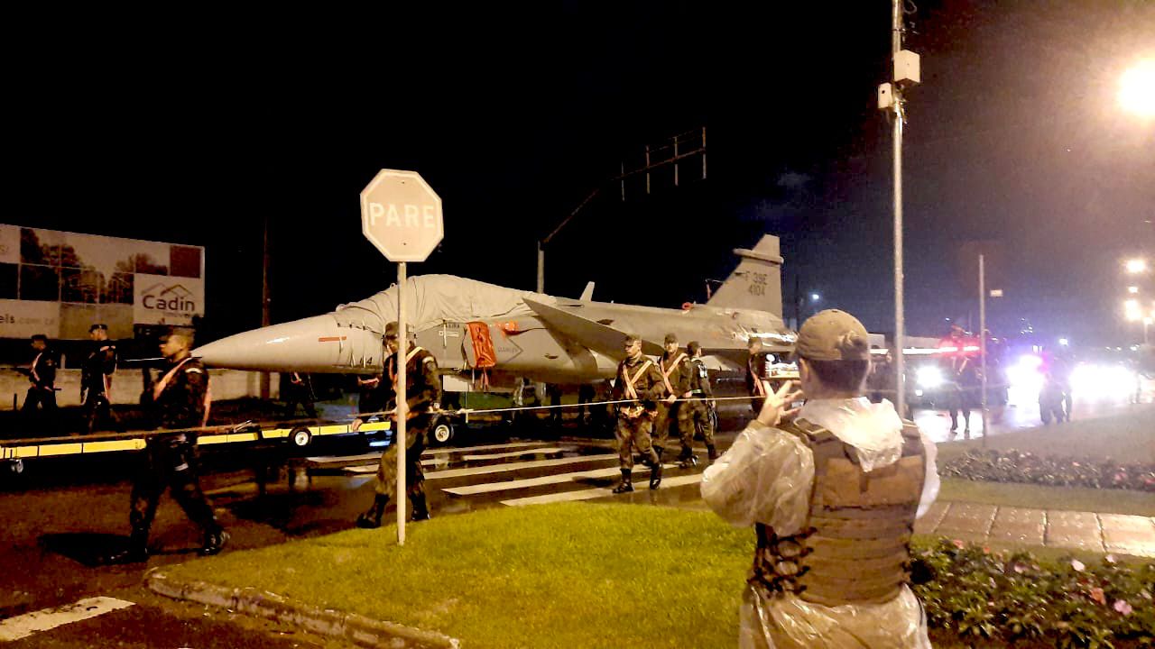 Secretaria de Segurança Pública acompanhou deslocamento das Aeronaves caças F-39 Gripen até o aeroporto