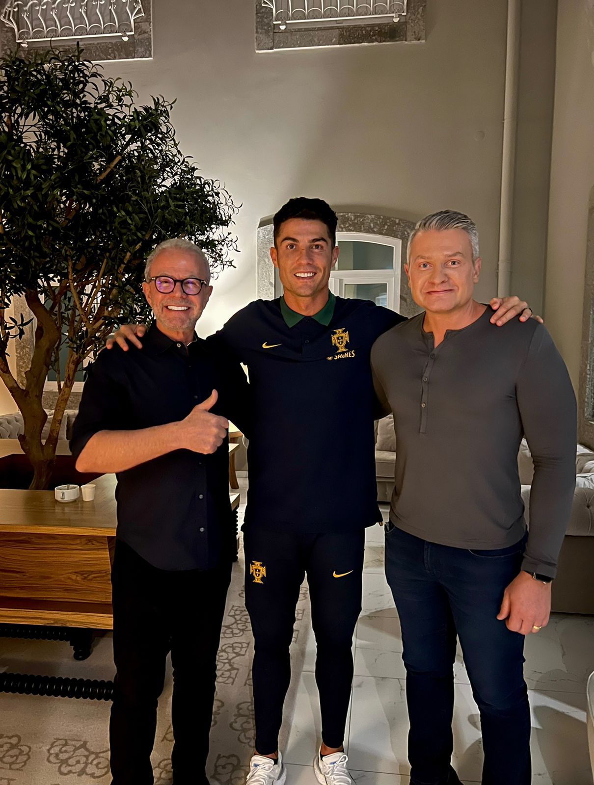 Encontro de craques: Cristiano Ronaldo convida Jean Graciola para encontro em Portugal