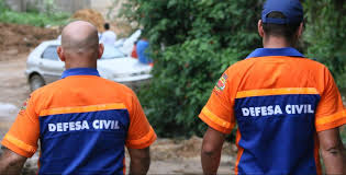 Defesa Civil de Florianópolis atua em dois deslizamentos de terra na cidade Defesa Civil de Florianópolis atua em dois deslizamentos de terra na cidade