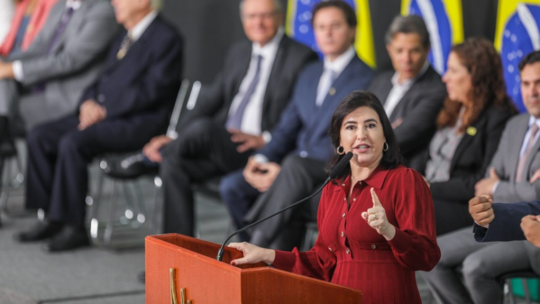 <strong>“Os pobres estarão, prioritariamente, no orçamento público”, diz Simone Tebet</strong> <strong>“Os pobres estarão, prioritariamente, no orçamento público”, diz Simone Tebet</strong>