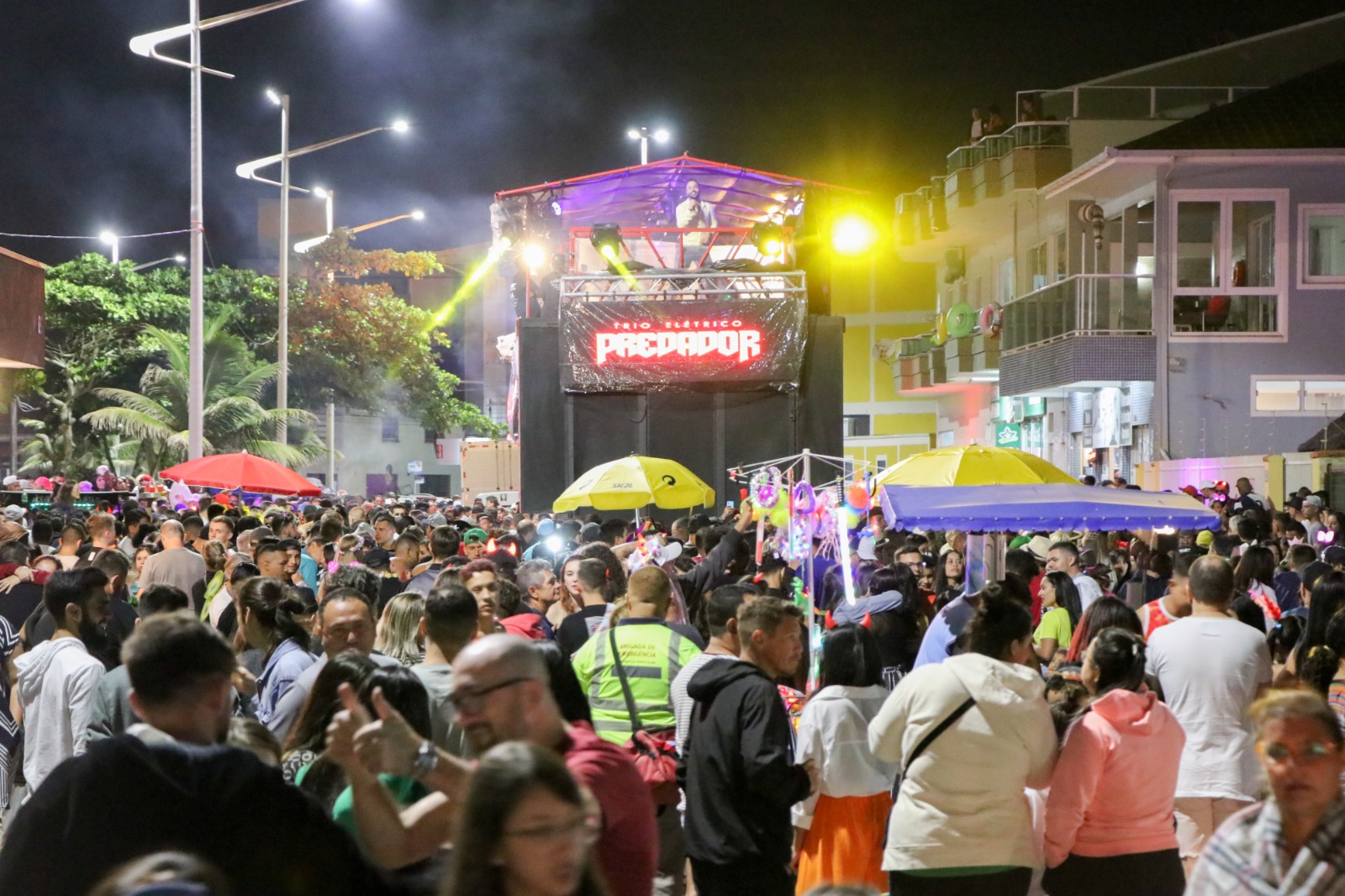 Noite de samba anima o domingo de Carnaval em Barra Velha