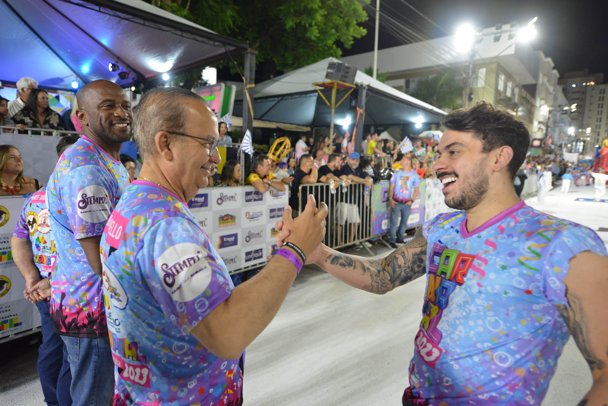 Veja como foi a volta do Carnaval em Santa Catarina após dois anos sem desfiles