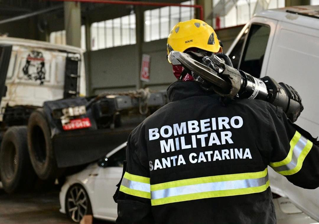 Câmara de Vereadores de Itajaí: Nota de apoio aos Bombeiros Militares de Itajaí