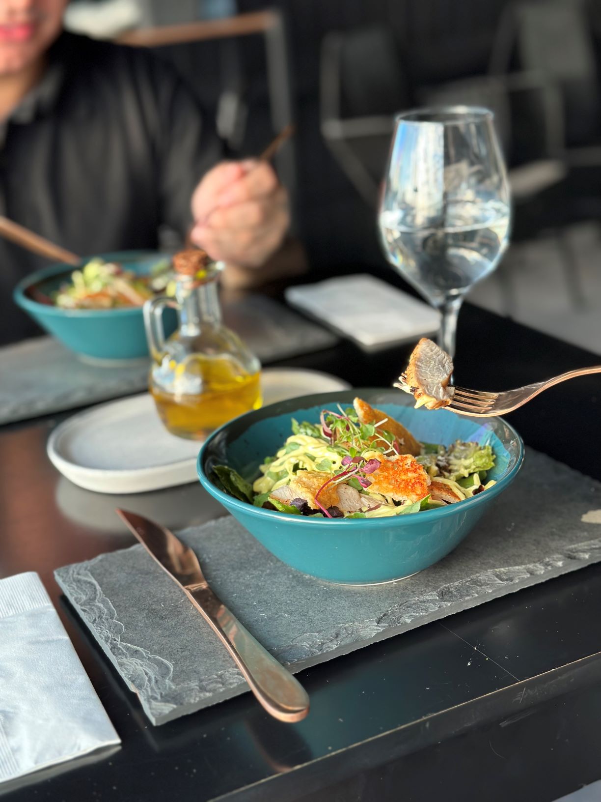 Campanha Dia dos Namorados do Itajaí Shopping presenteia clientes com bowls de cerâmica Oxford