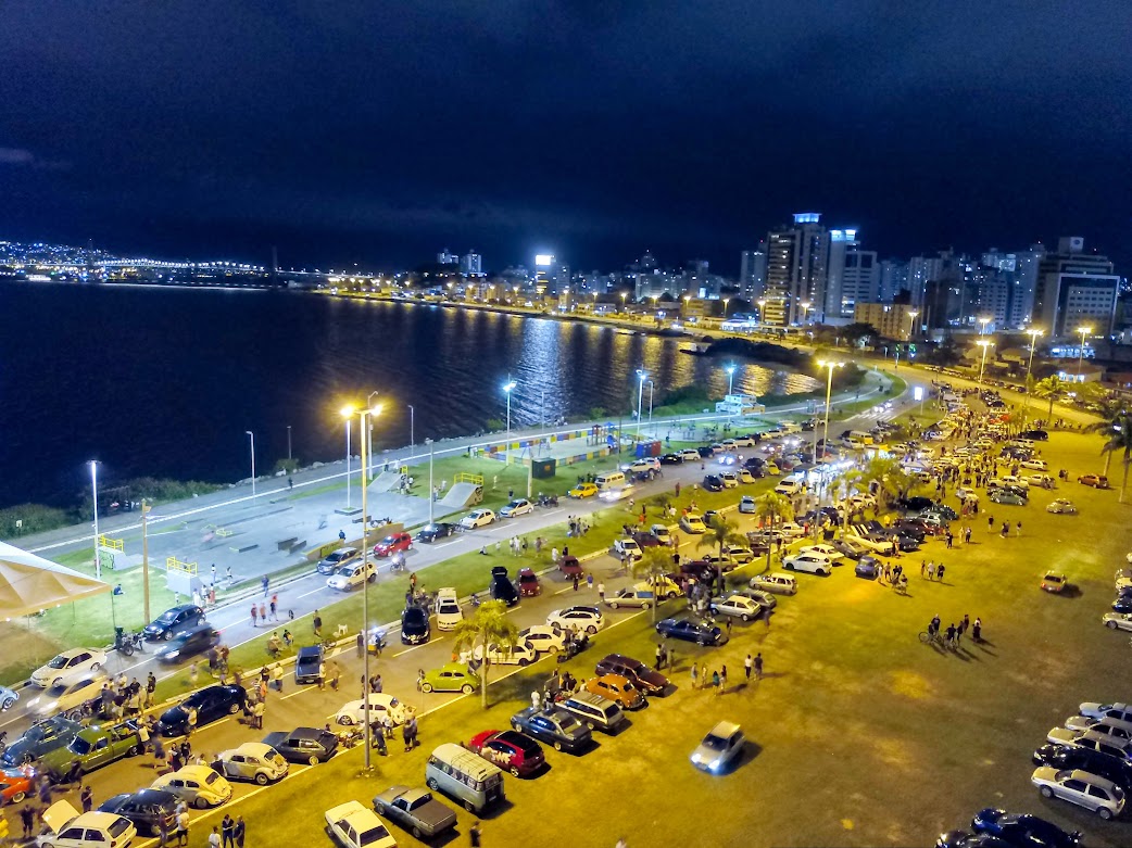 Encontro Volks Floripa promove festa junina para arrecadar alimentos