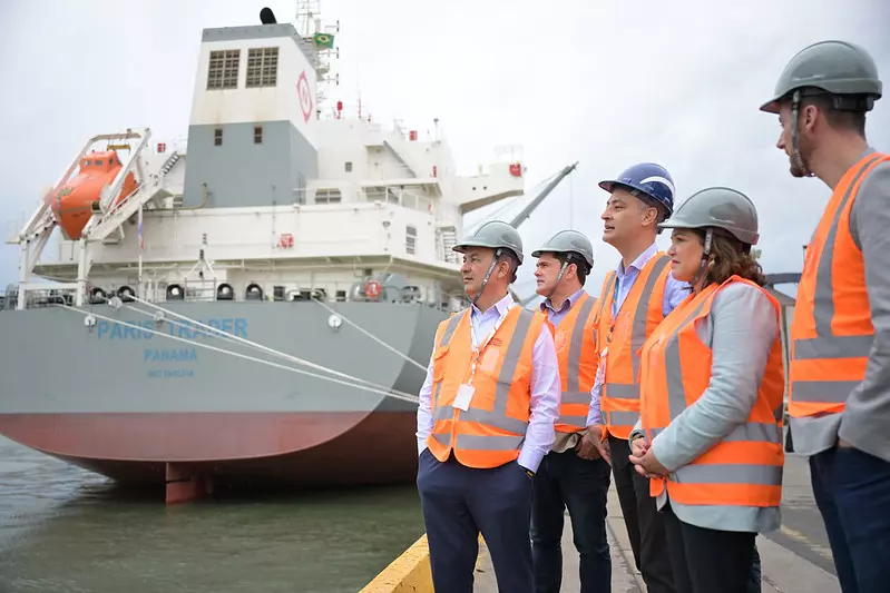 Jorginho Mello confere as melhorias realizadas neste ano no Porto de São Francisco