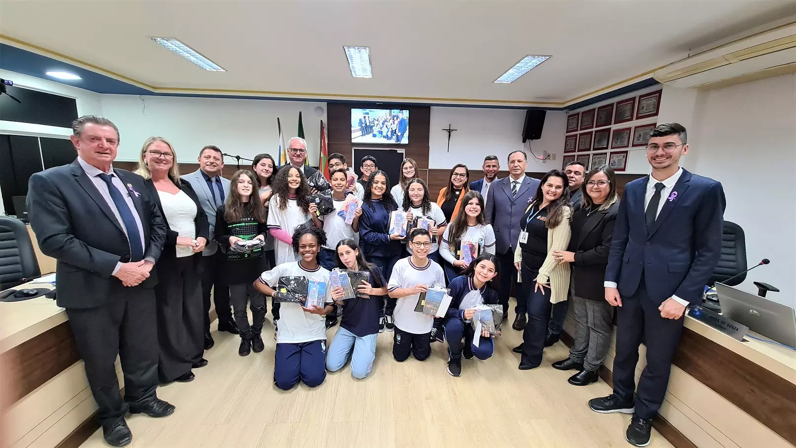 Câmara de Vereadores de Navegantes celebra vereadores mirins no Dia do Estudante