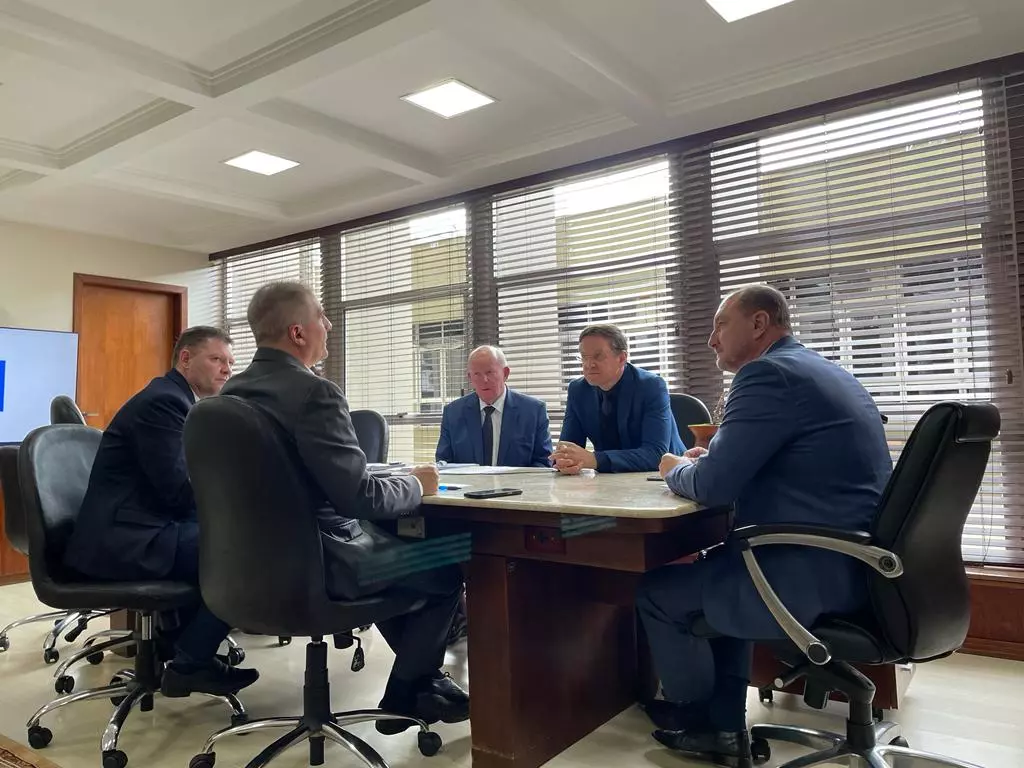 Bancada do Oeste vai tratar das rodovias com o Secretário de Estado Jerry Comper Bancada do Oeste vai tratar das rodovias com o Secretário de Estado Jerry Comper