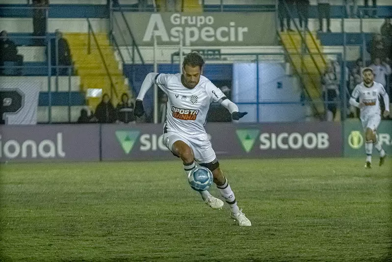 Júnior Dutra avalia início pelo Figueirense e mira título da Copa Santa Catarina