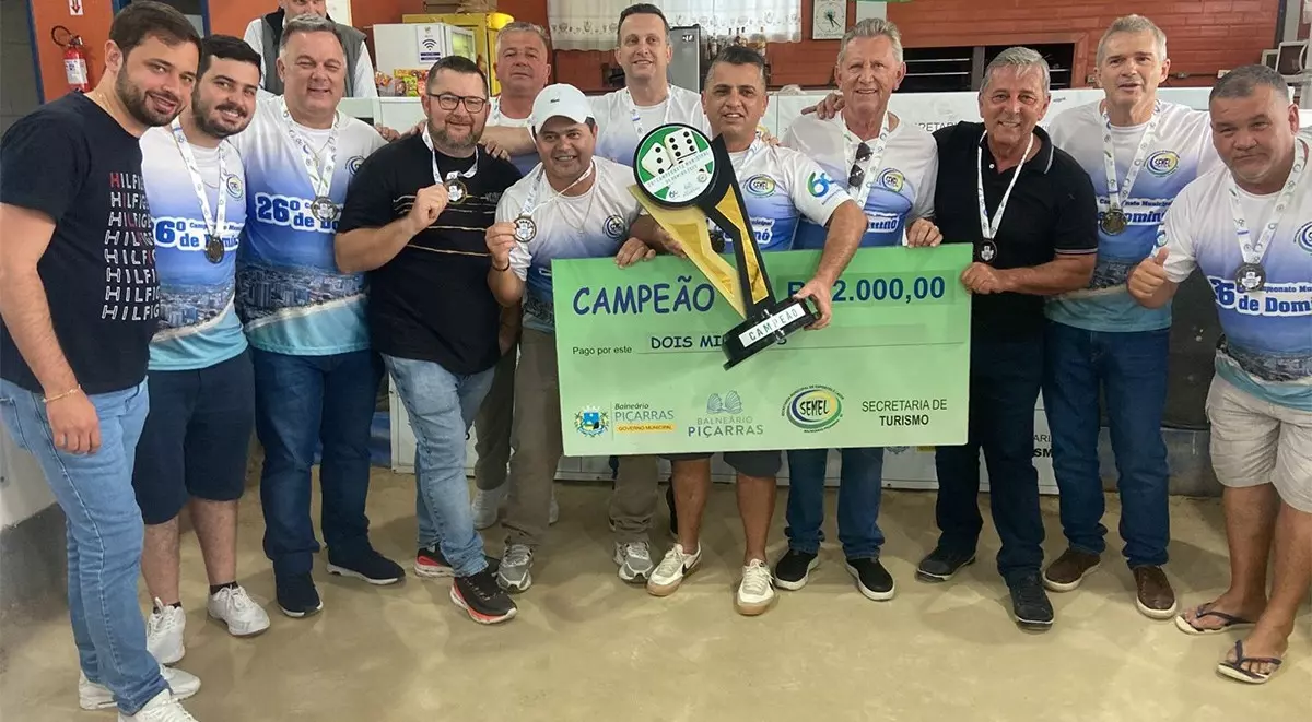 Bar do Lindomar é bicampeão do Municipal de Dominó