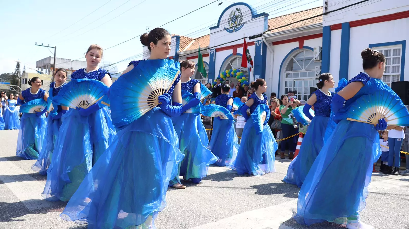 Sucesso absoluto: cerca de 4 mil pessoas passaram pelo desfile cívico de Penha Sucesso absoluto: cerca de 4 mil pessoas passaram pelo desfile cívico de Penha