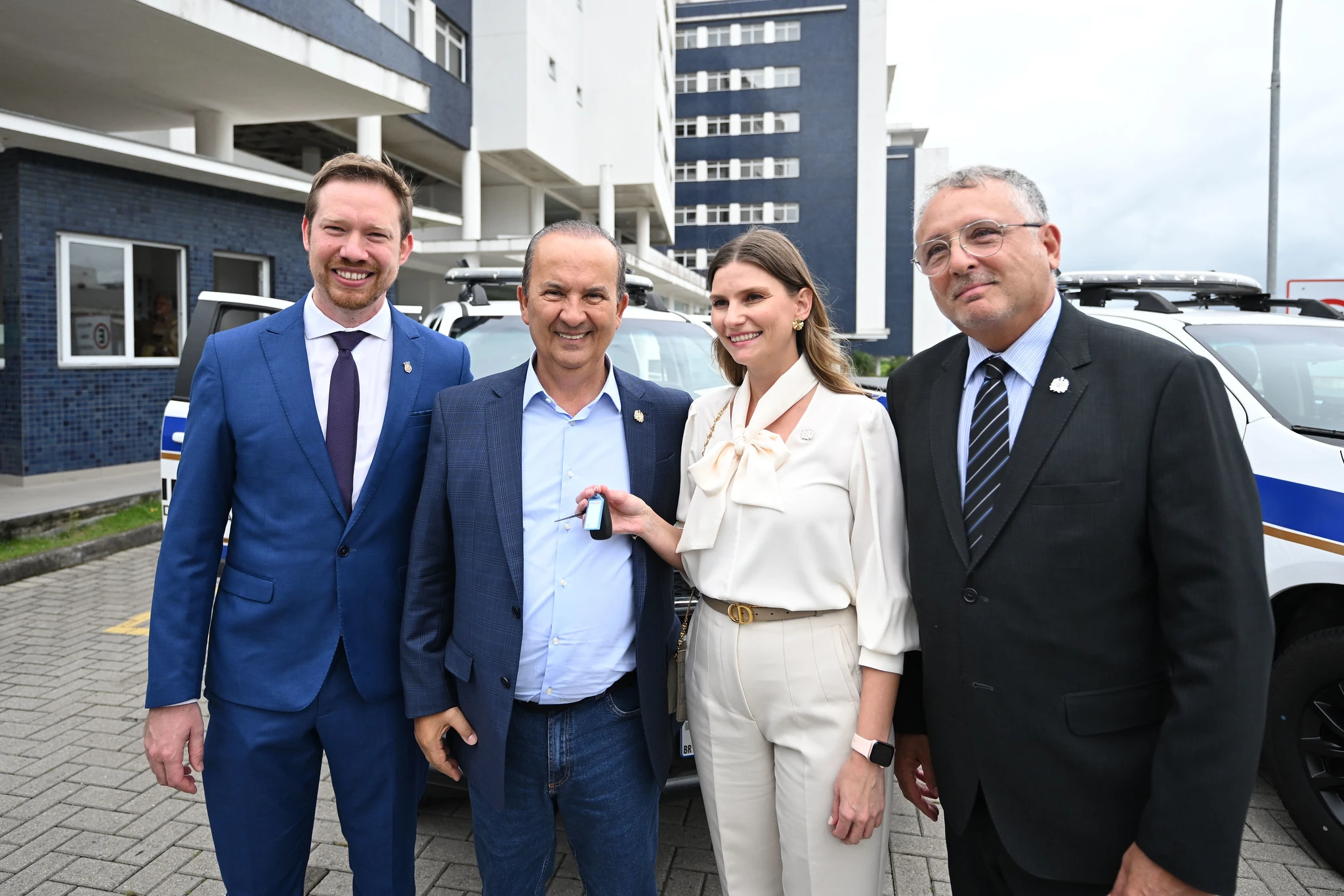 Governador participa da formatura de novos peritos oficiais e entrega viaturas e equipamentos à Polícia Científica