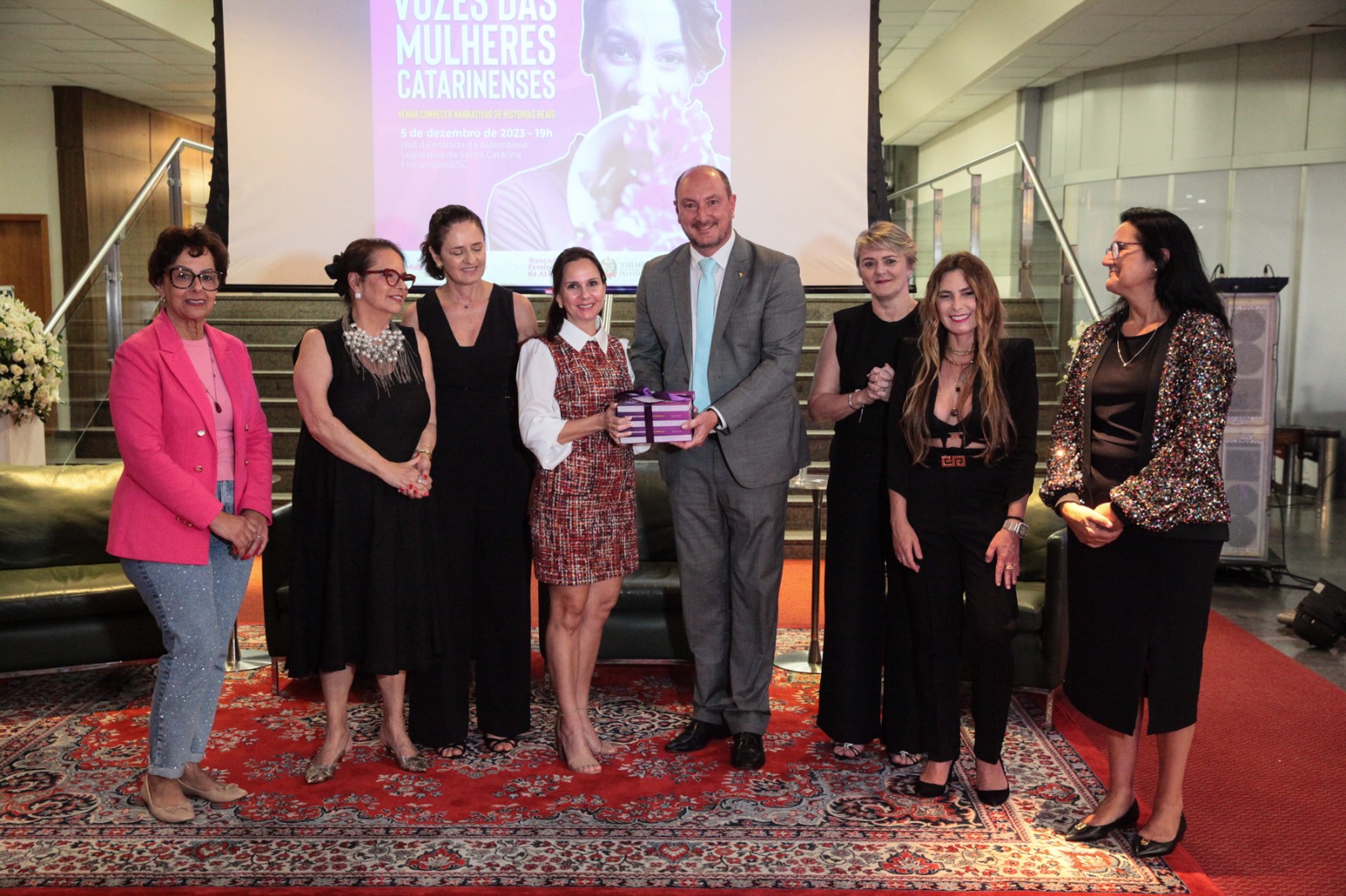 Vozes das Mulheres Catarinenses”: lançamento do livro é um marco para a força feminina em SC