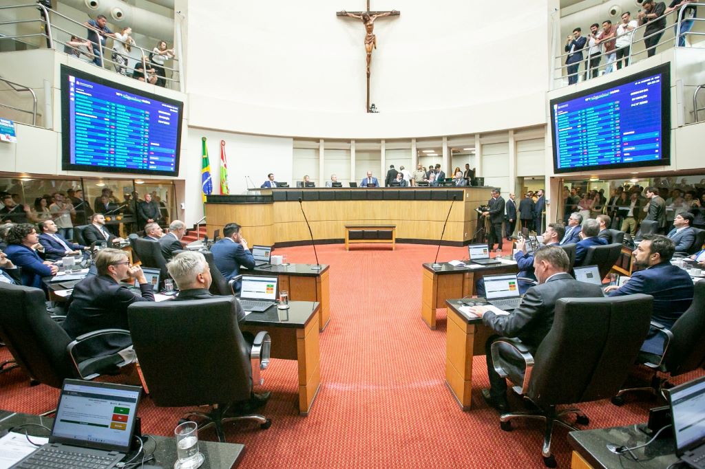 Lei Orçamentária Anual para o exercício 2024 é aprovada na Alesc