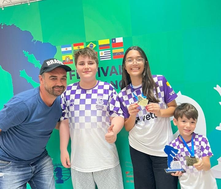 Enxadristas de Penha conquistam medalhas no Sulamericano da Juventude