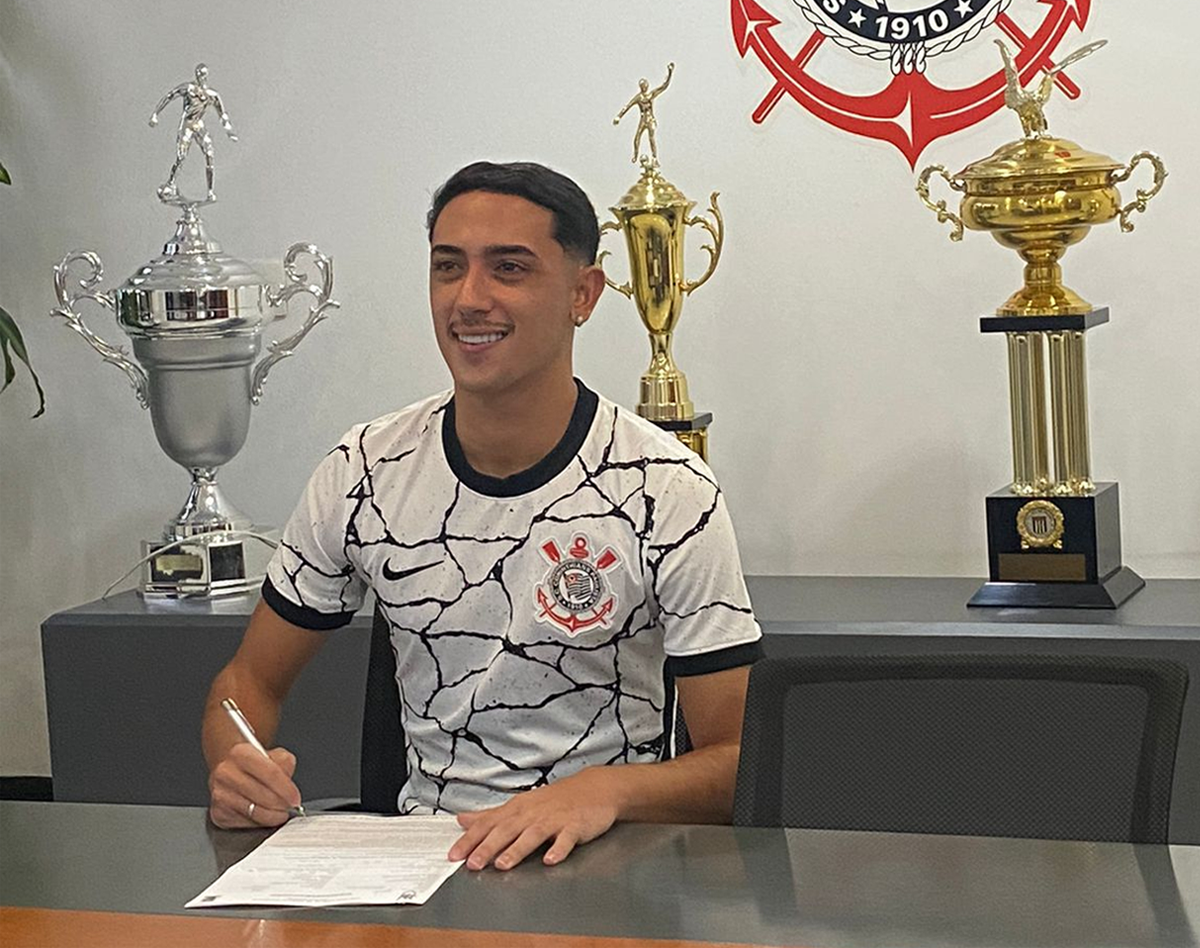 Reforço do sub-20, lateral João Tabone comemora chegada ao Corinthians: “Feliz e motivado”