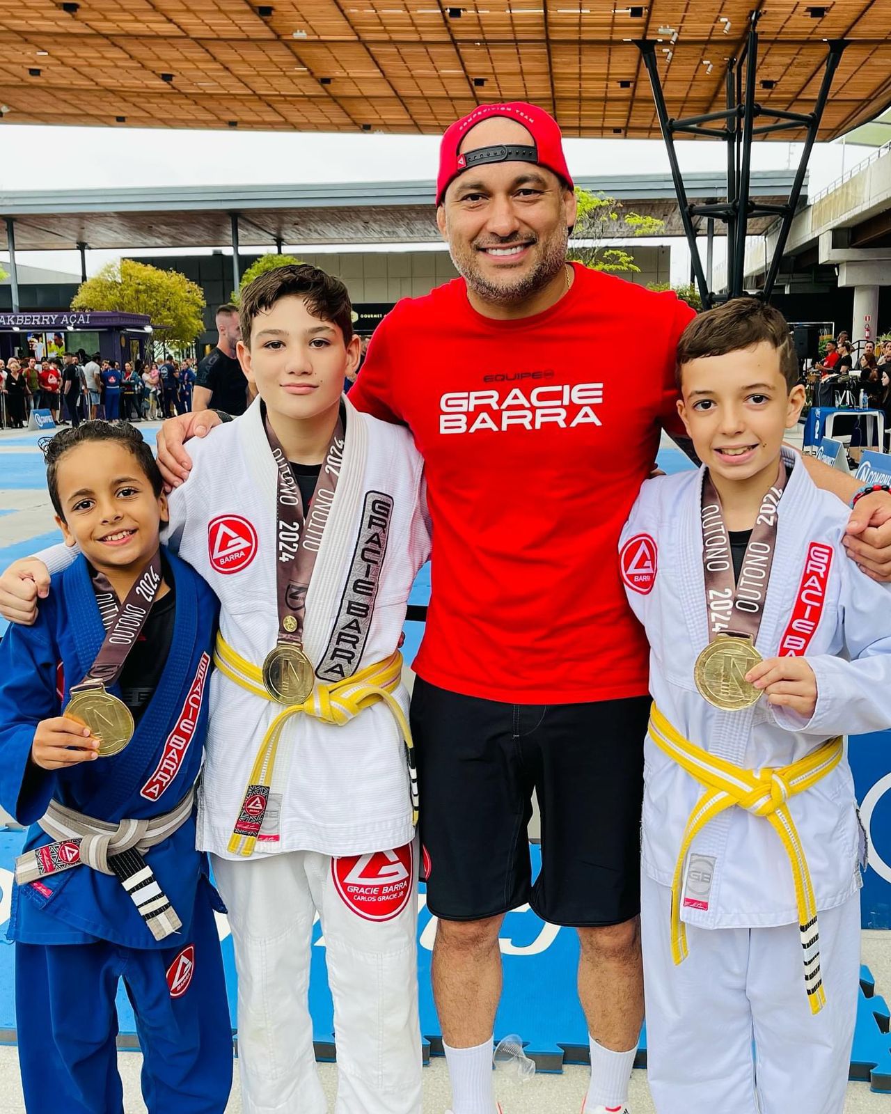Jovens atletas de Balneário Piçarras conquistam medalhas no CompNet Outono de Jiu-Jitsu