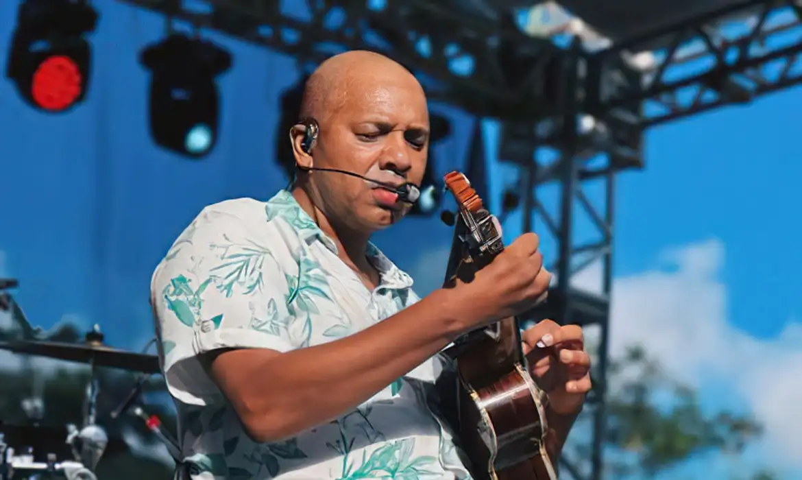 Grupo Molejo perde seu vocalista, Anderson Leonardo, aos 51 anos para o câncer