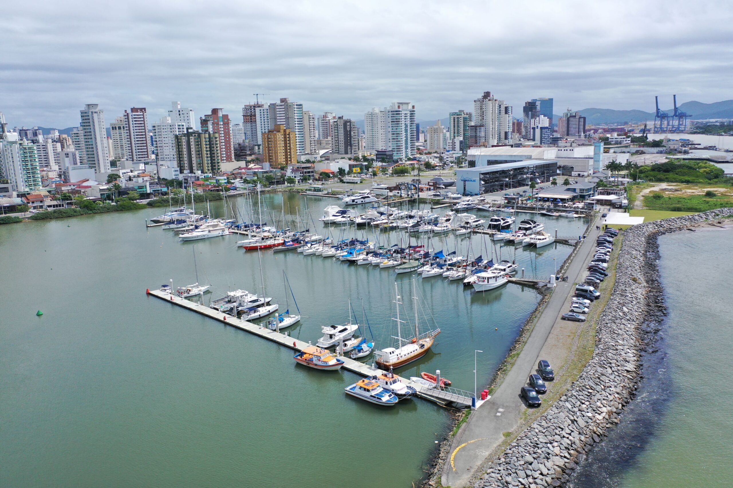 Verticalização e valorização econômica impulsionam construção civil de Itajaí