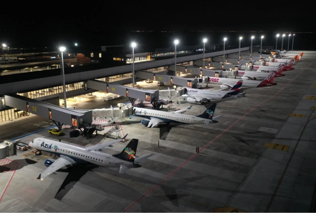 Aeroporto de Florianópolis: caos após cancelamento de 99 voos