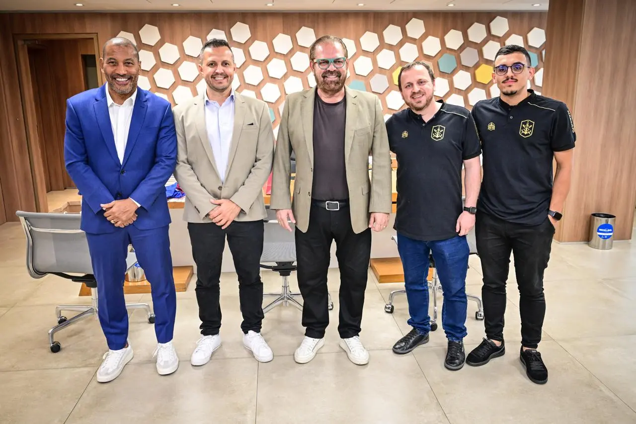 Marcílio Dias visita a Federação Paulista de Futebol