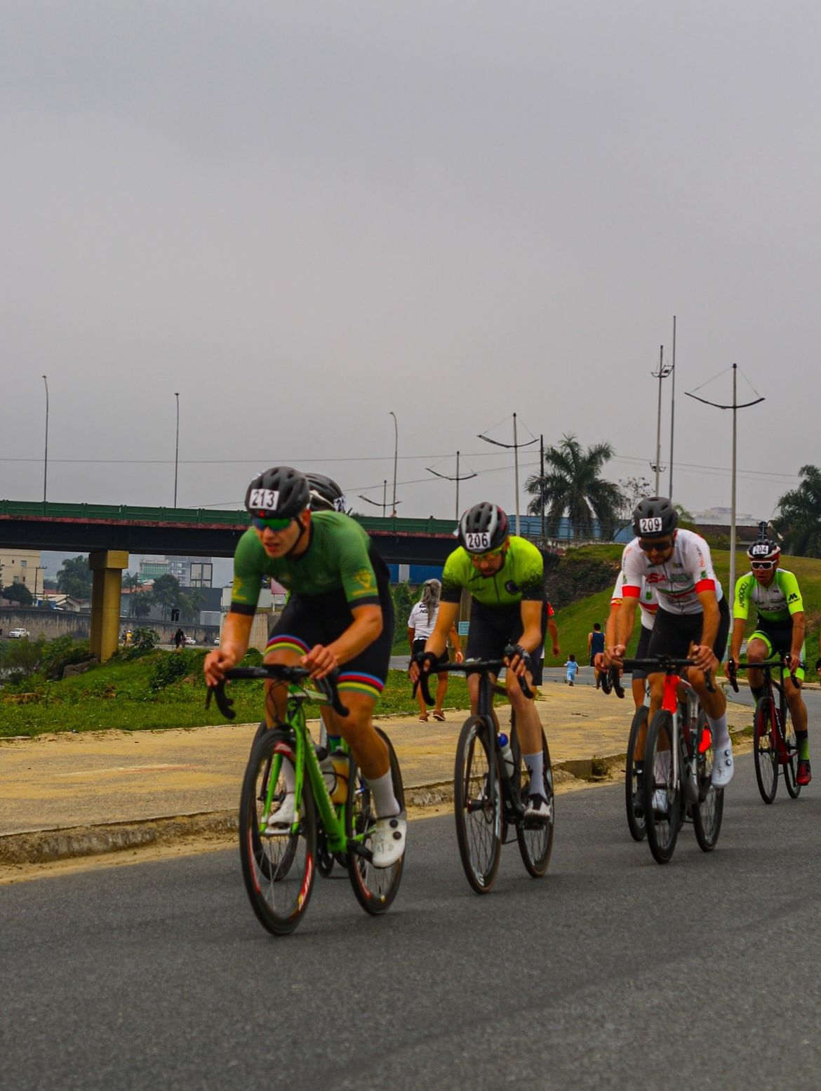 Ciclista de Balneário Piçarras conquista pódio na 15ª Volta Ciclística de Brusque