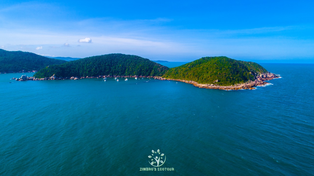 Mergulho com snorkel na Ilha do Macuco.  Destinos mais preservados de “Bombinhas em SC”