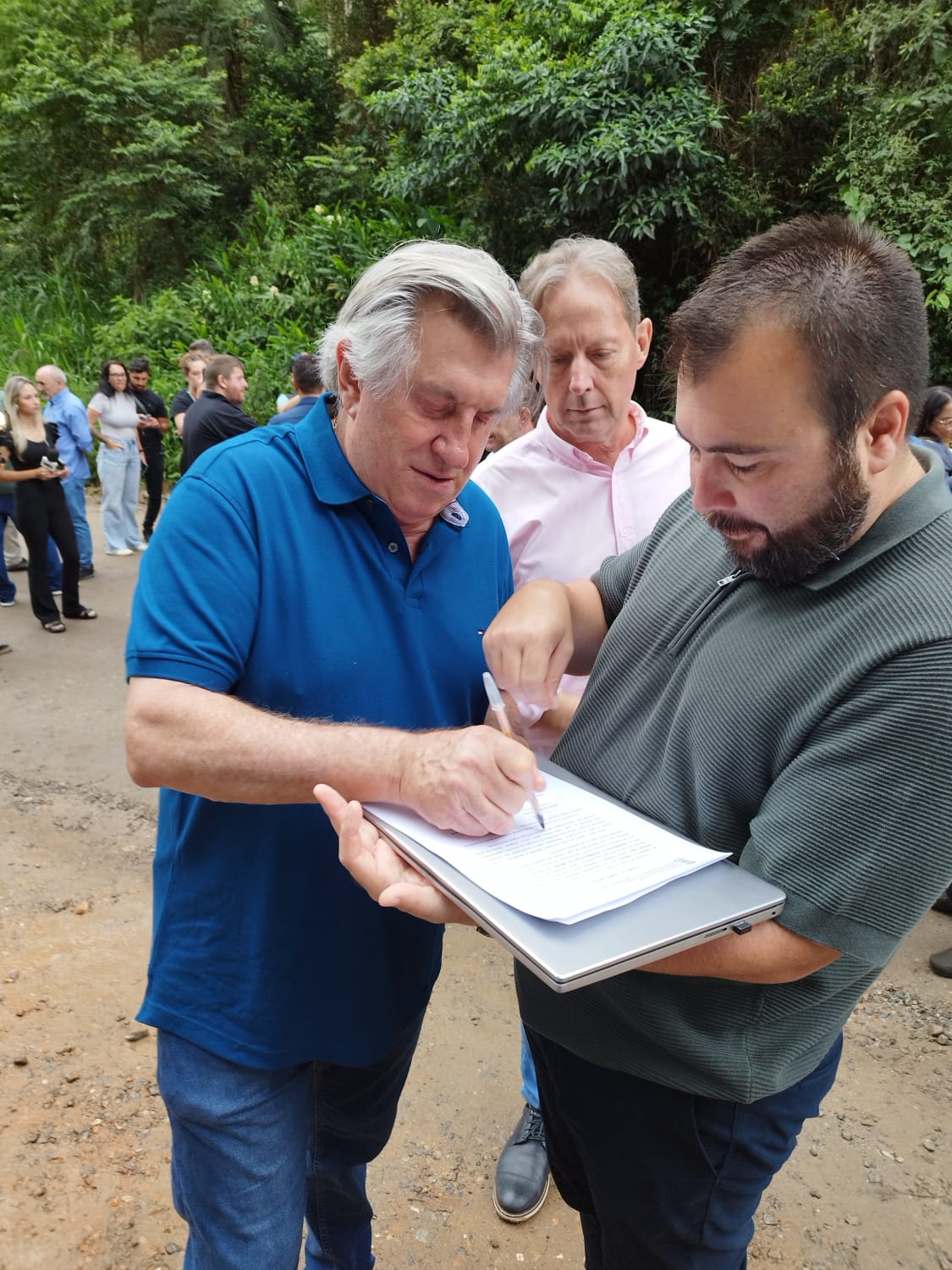 “Camboriú e Itapema” firmam parceria histórica para pavimentação do Morro do Encano