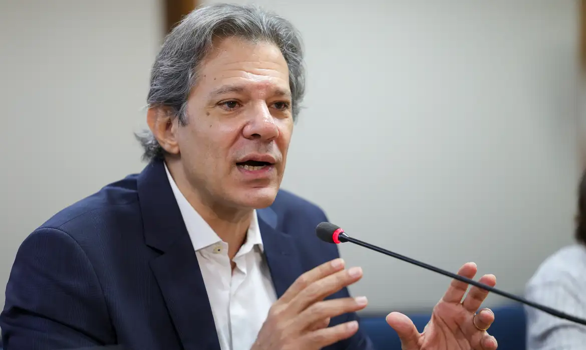 Haddad diz que Lula vetará trechos de projeto de lei que elevam conta de luz