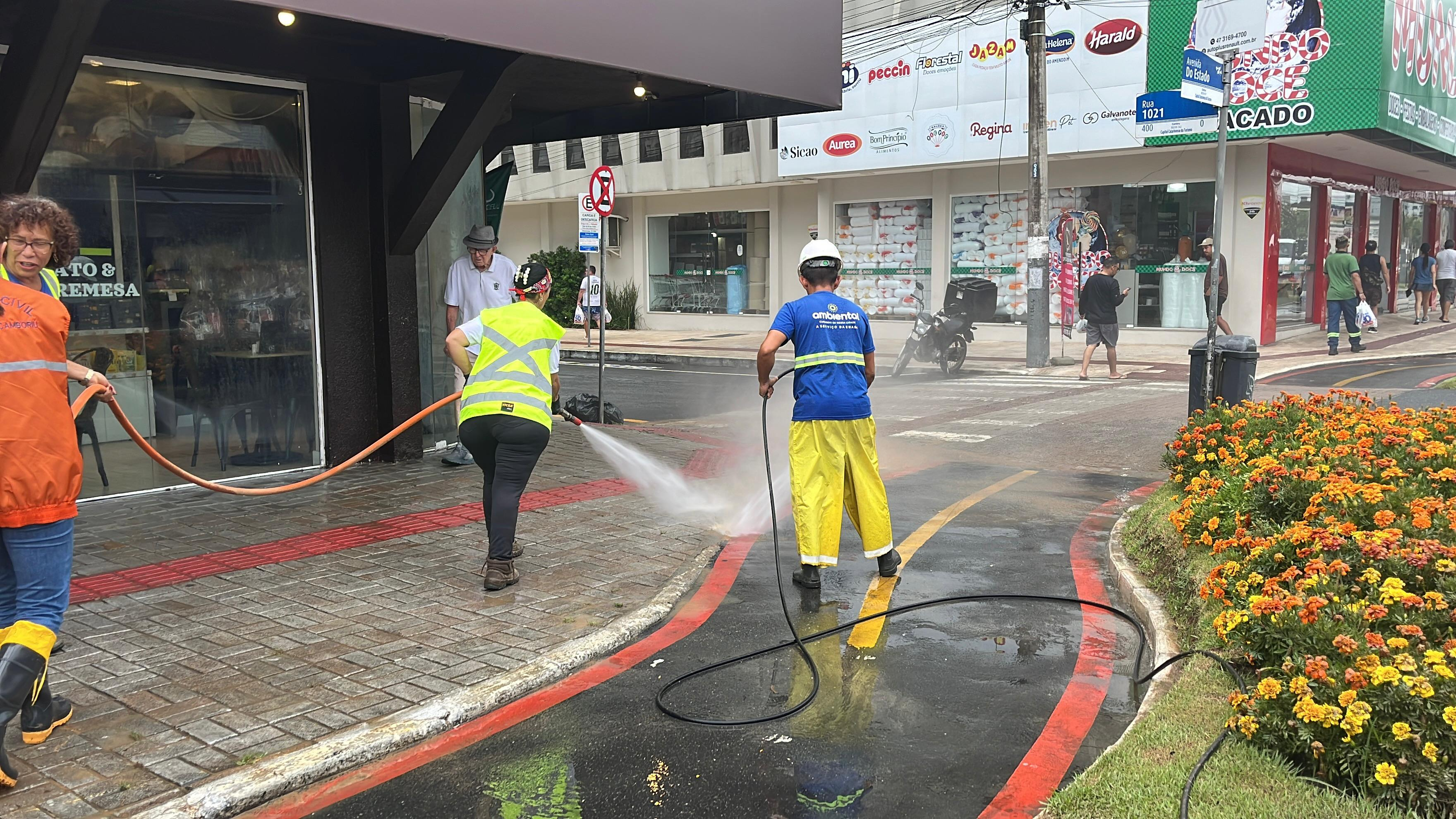 Ações de reparos por causa das chuvas seguem nesta sexta-feira