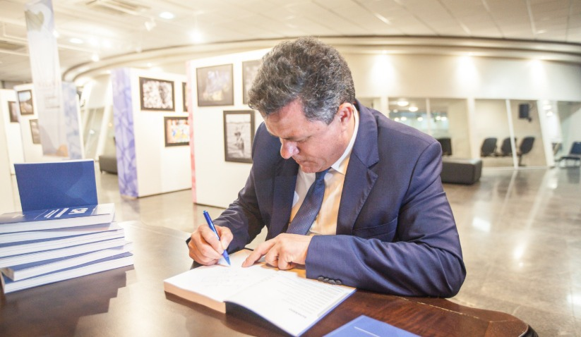 “Assédio Processual”: Deputado e advogado Ivan Naatz lança novo livro jurídico “Assédio Processual”: Deputado e advogado Ivan Naatz lança novo livro jurídico