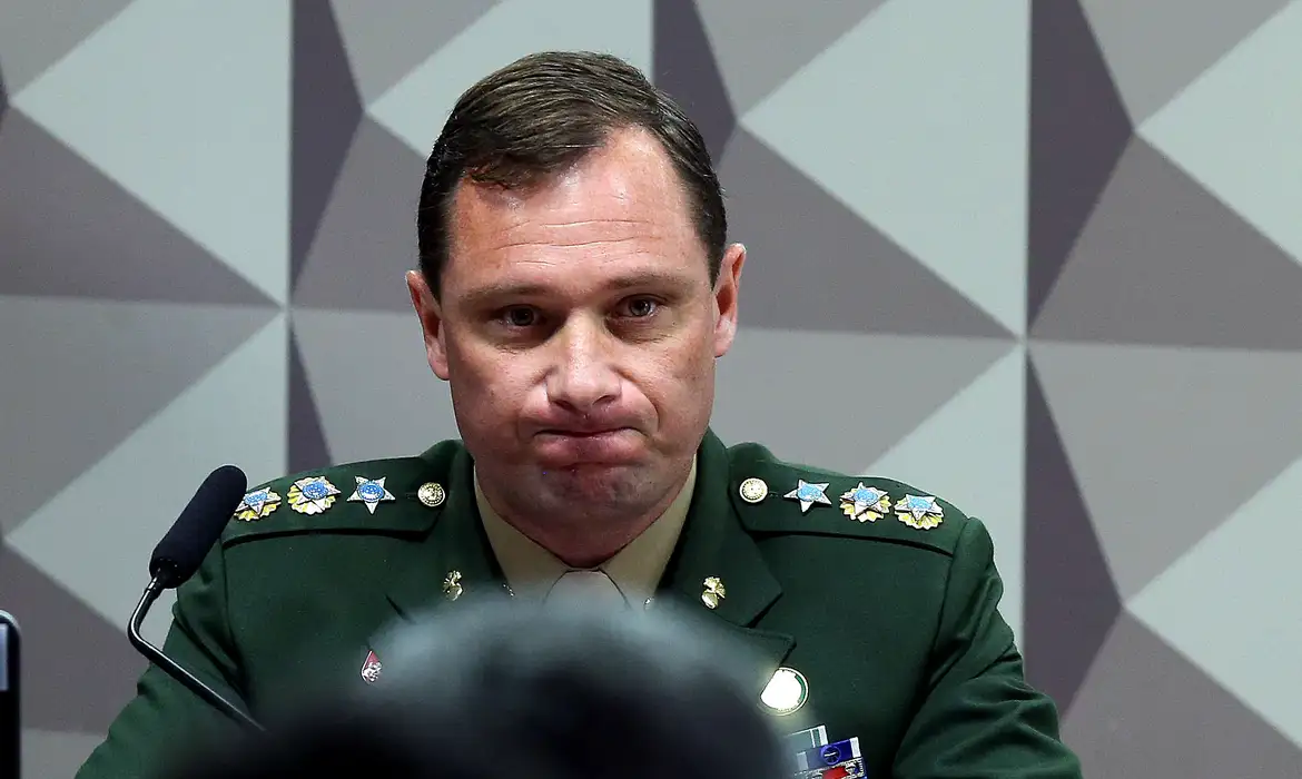 Bolsonaro deu ordem para inserir dados falsos de vacina em sistema Bolsonaro deu ordem para inserir dados falsos de vacina em sistema