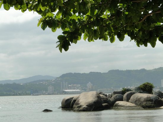 Bairro Coqueiros de Florianópolis luta pela reconstrução do trapiche da Praia da Saudade