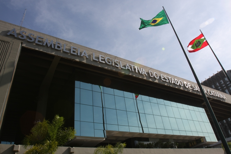 Agenda: Qualifica e debates sobre a Galheta e APA da Baleia Franca são destaques da semana Agenda: Qualifica e debates sobre a Galheta e APA da Baleia Franca são destaques da semana