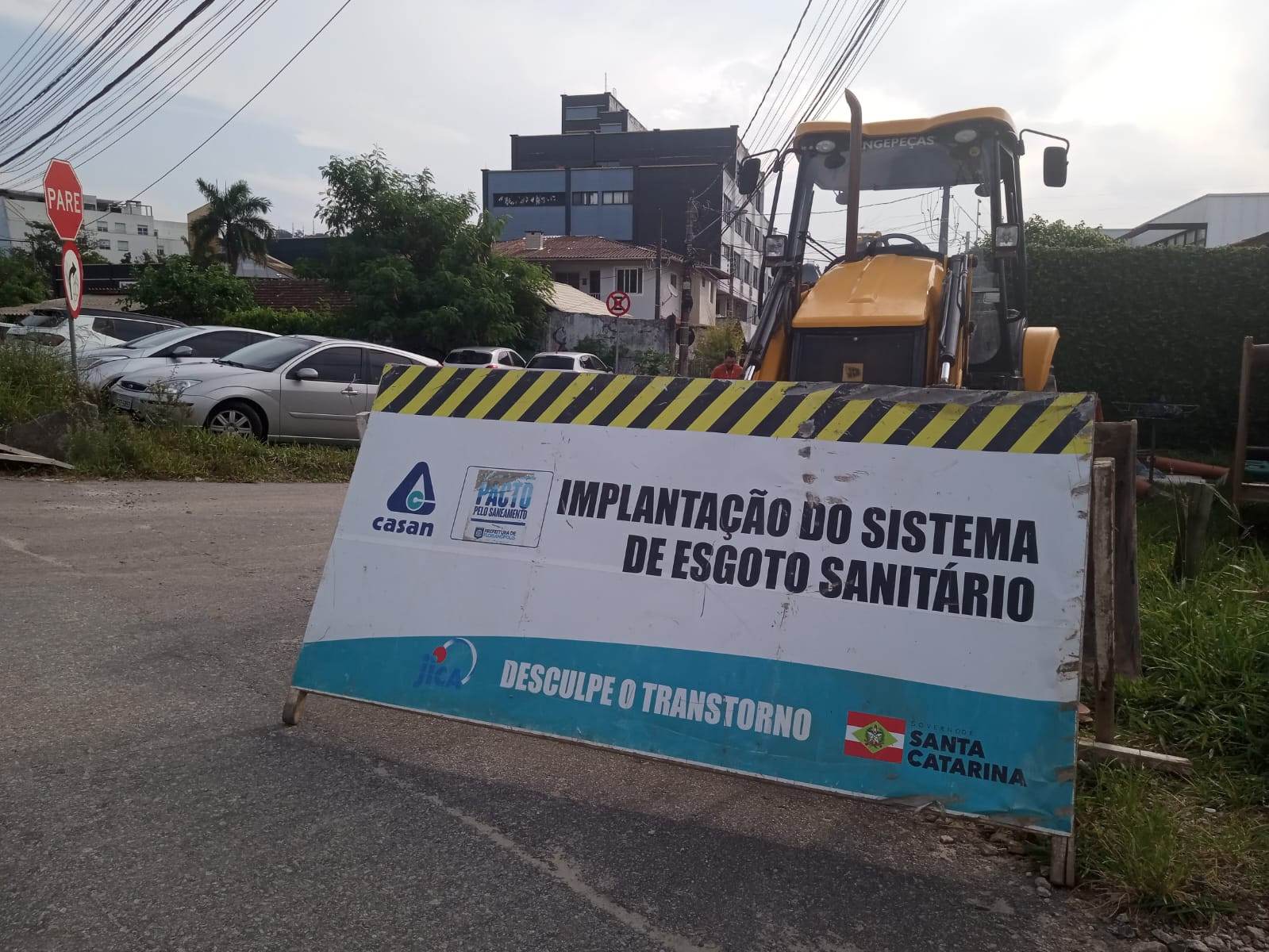 CASAN inicia obras de implantação de rede de esgoto em novo trecho do bairro João Paulo