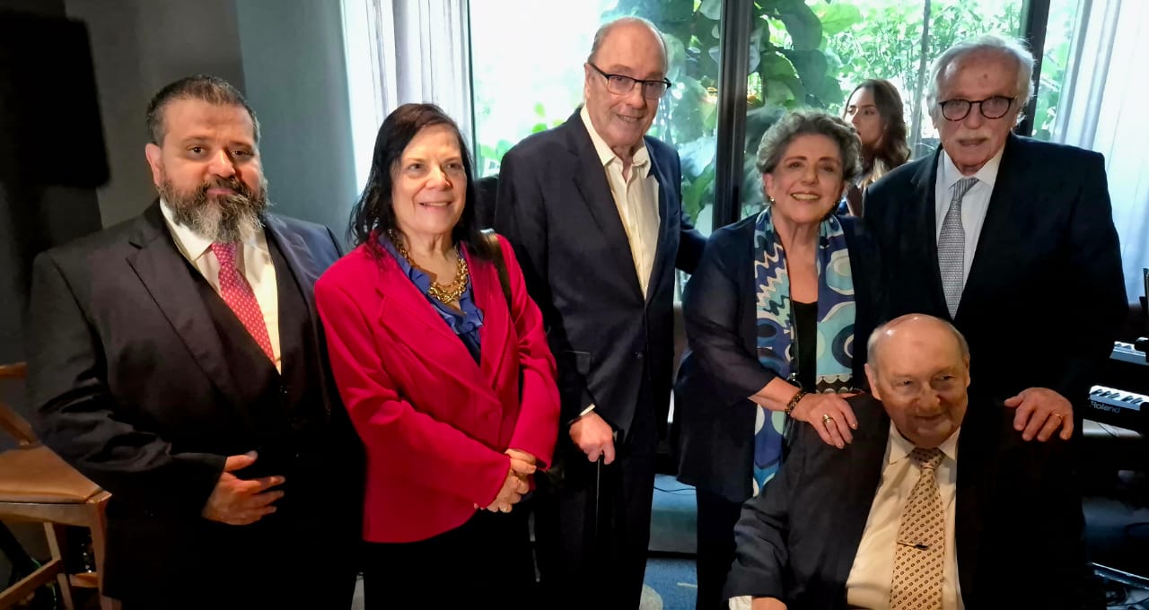 Personalidades do mundo jurídico, político e empresarial comemoraram os 90 anos e a trajetória marcante de “Ives Gandra da Silva Martins” Personalidades do mundo jurídico, político e empresarial comemoraram os 90 anos e a trajetória marcante de “Ives Gandra da Silva Martins”
